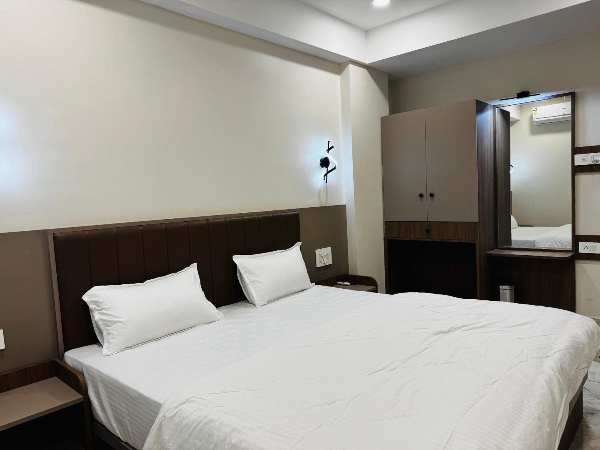 Hotel Fun N Food Bhuj Luaran gambar